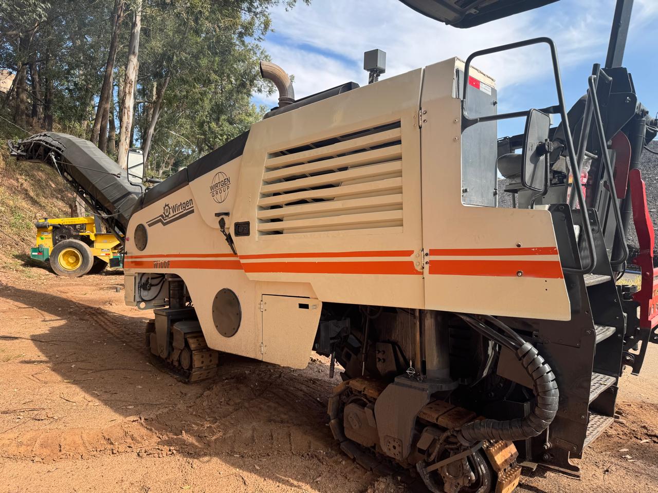 Wirtgen W100F (2009)